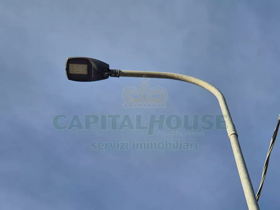 Immagine 14 di Locale commerciale in vendita  a Macerata Campania