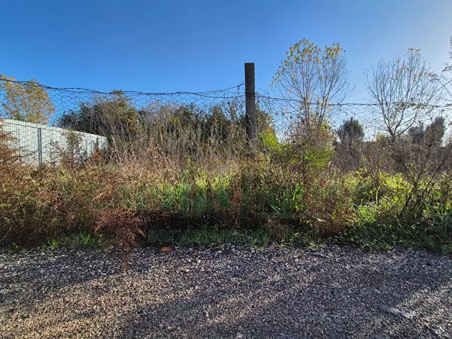 Immagine 10 di Terreno residenziale in vendita  a Marcianise