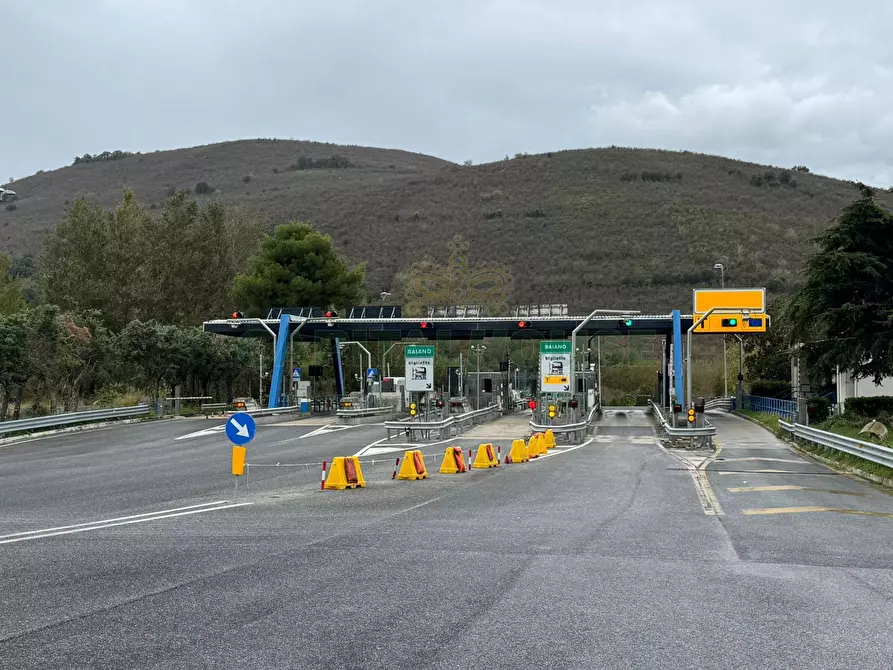 Immagine 11 di Locale commerciale in vendita  in mugnano del cardinale a Mugnano Del Cardinale