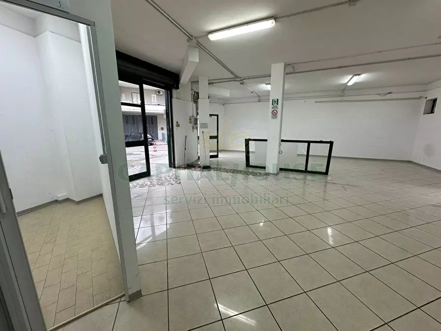 Immagine 9 di Locale commerciale in vendita  in via piano del principe a Cercola