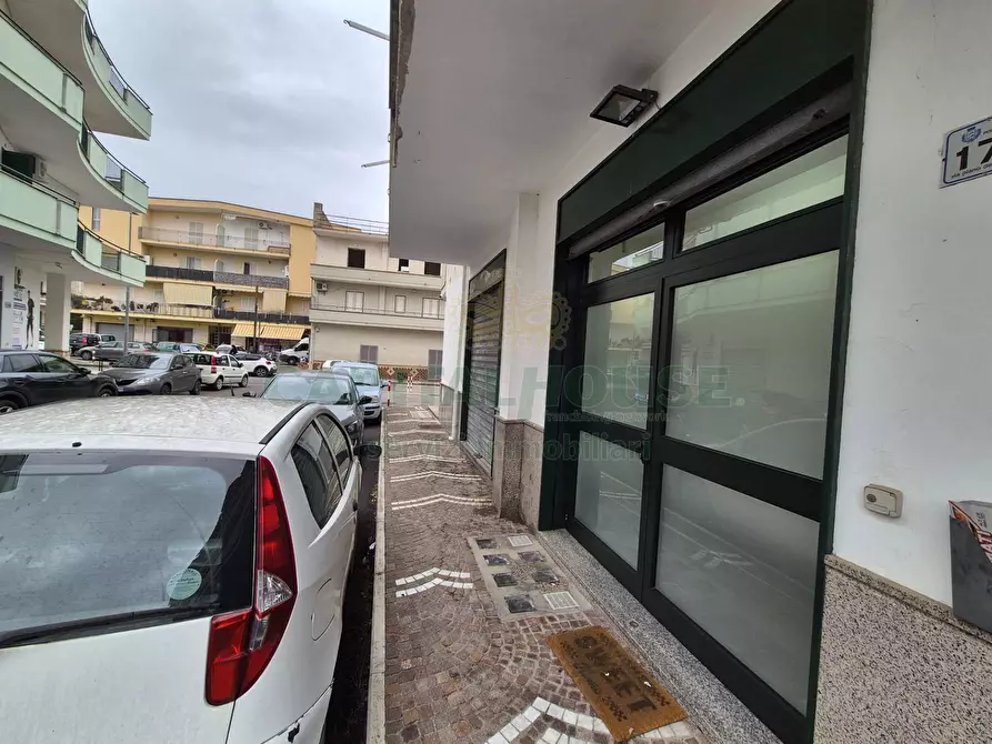 Immagine 15 di Locale commerciale in vendita  in via piano del principe a Cercola