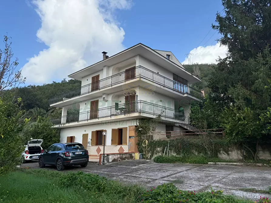 Immagine 1 di Villa in vendita  in Parco Donica a Fisciano