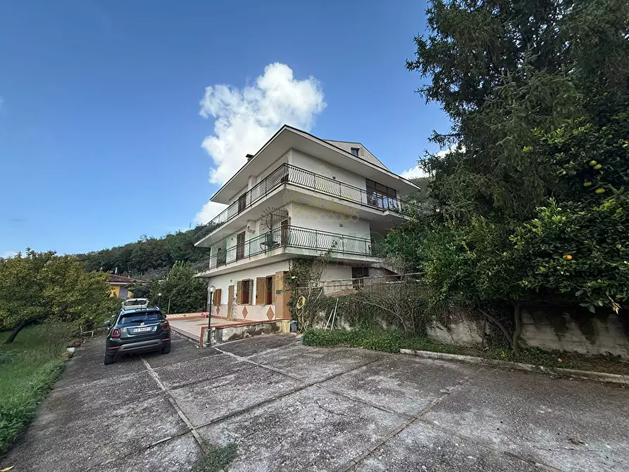 Immagine 2 di Villa in vendita  in Parco Donica a Fisciano