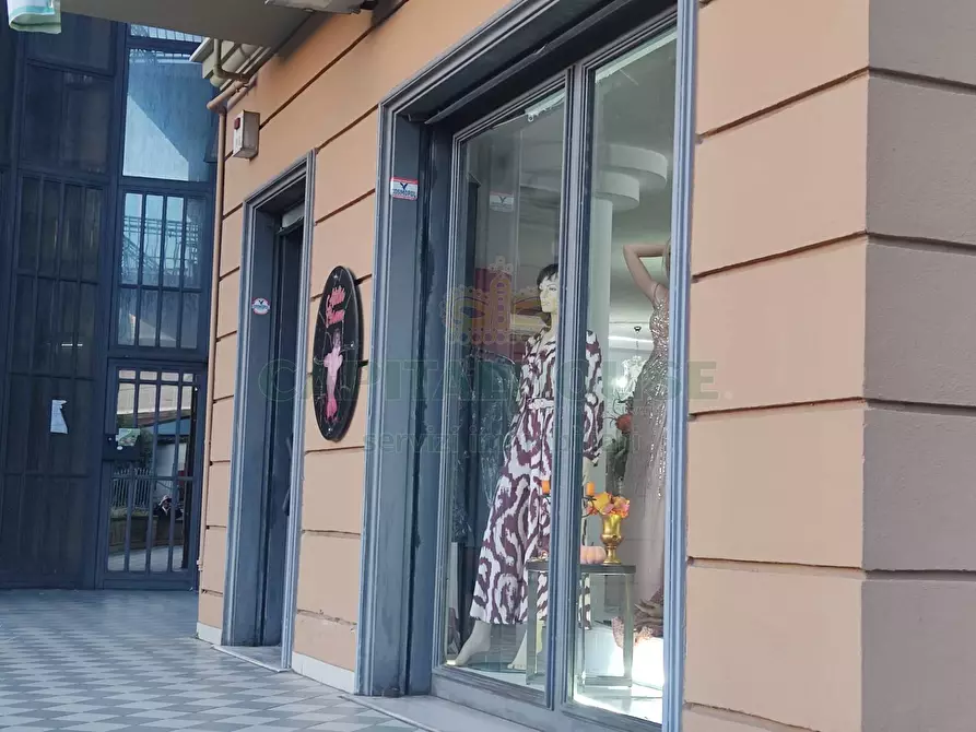 Immagine 6 di Locale commerciale in vendita  in via nazionale delle puglie a Sirignano