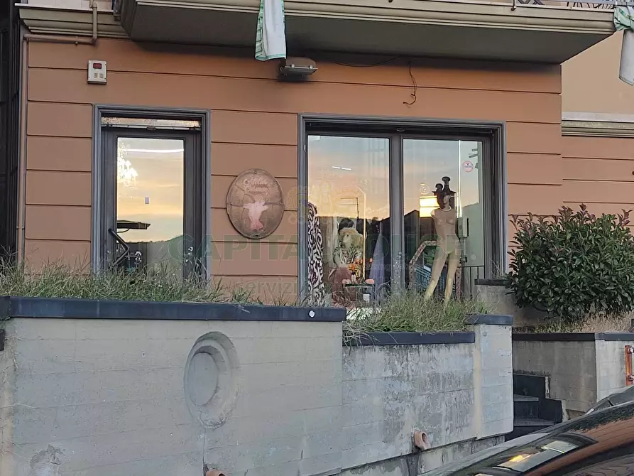 Immagine 7 di Locale commerciale in vendita  in via nazionale delle puglie a Sirignano