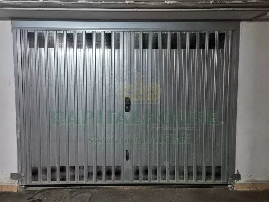 Immagine 1 di Box auto in vendita  a Macerata Campania