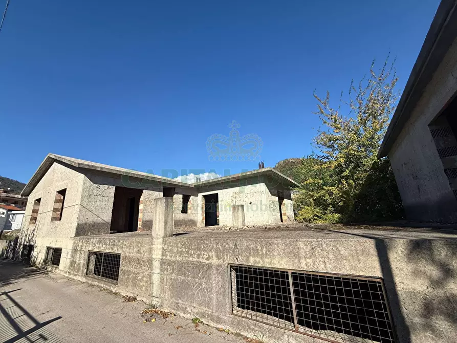 Immagine 4 di Villa in vendita  in Via Dei Lombardi a Mercato San Severino