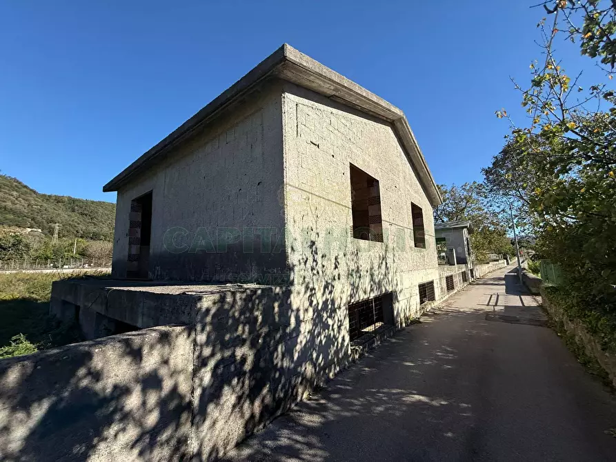 Immagine 1 di Villa in vendita  in Via Dei Lombardi a Mercato San Severino