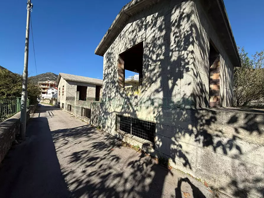 Immagine 3 di Villa in vendita  in Via Dei Lombardi a Mercato San Severino