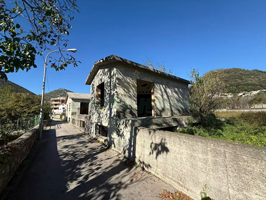 Immagine 2 di Villa in vendita  in Via Dei Lombardi a Mercato San Severino