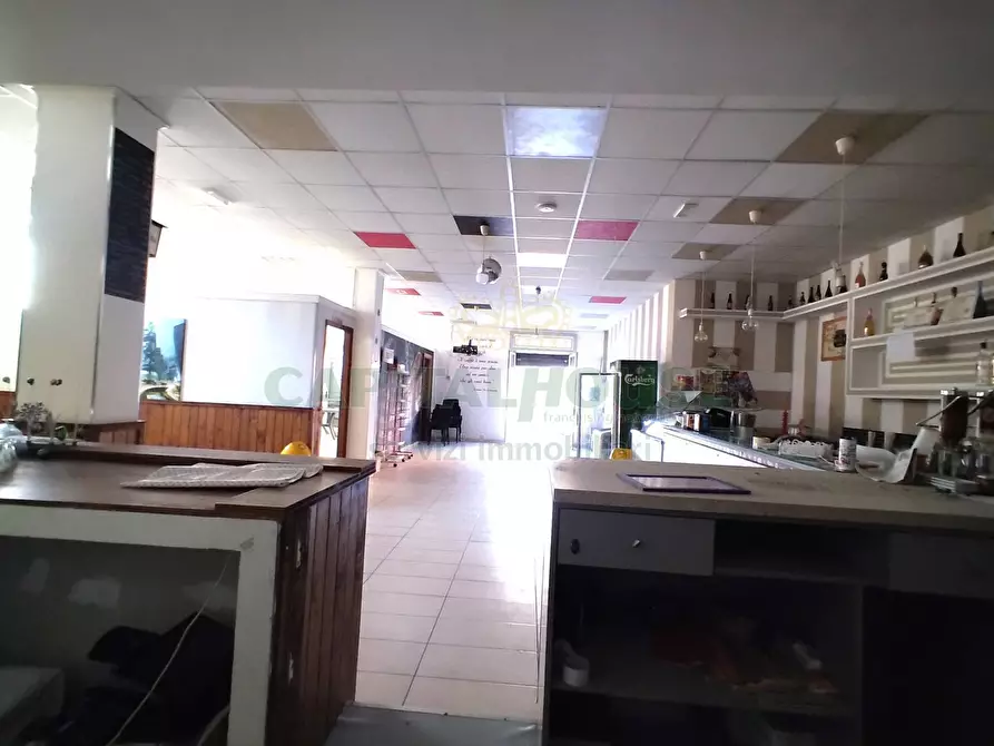 Immagine 10 di Locale commerciale in affitto  in via dante alighieri a Curti
