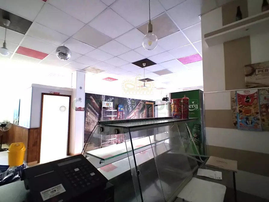 Immagine 18 di Locale commerciale in affitto  in via dante alighieri a Curti