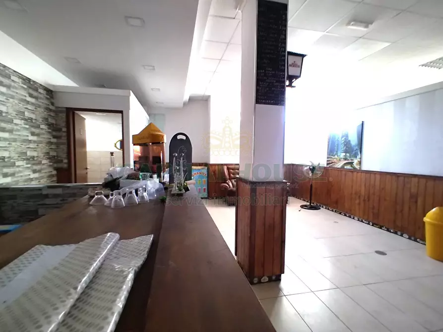 Immagine 21 di Locale commerciale in affitto  in via dante alighieri a Curti