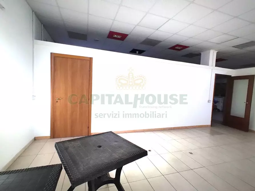 Immagine 24 di Locale commerciale in affitto  in via dante alighieri a Curti