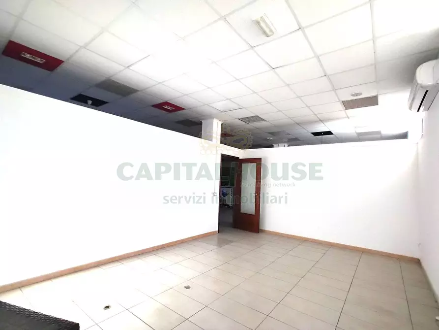 Immagine 26 di Locale commerciale in affitto  in via dante alighieri a Curti