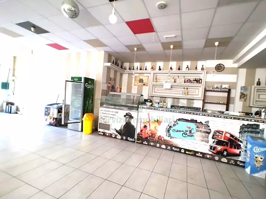 Immagine 36 di Locale commerciale in affitto  in via dante alighieri a Curti