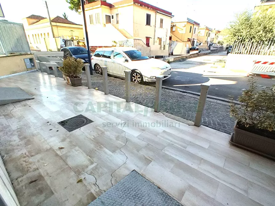 Immagine 37 di Locale commerciale in affitto  in via dante alighieri a Curti