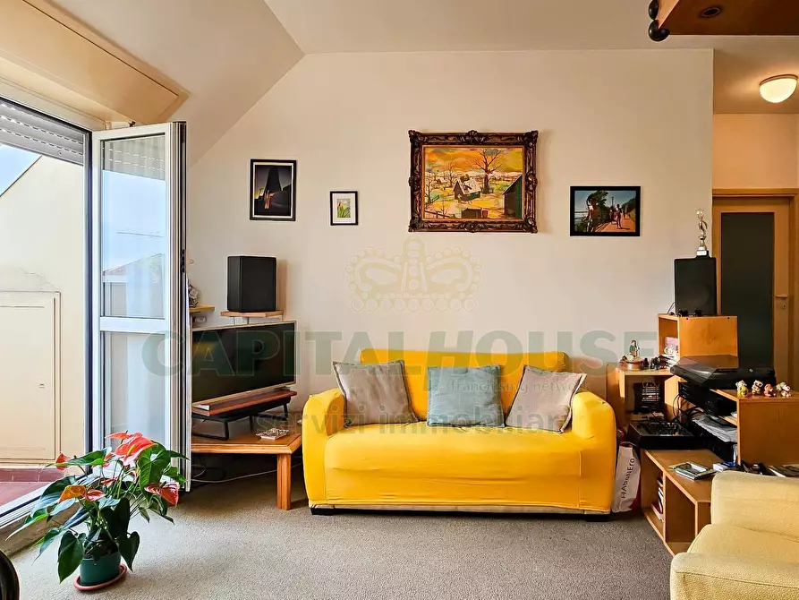 Immagine 6 di Appartamento in vendita  in Via Doberdò a Milano