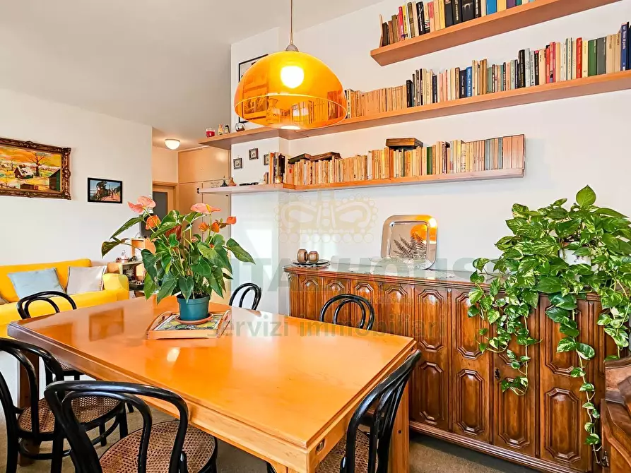 Immagine 2 di Appartamento in vendita  in Via Doberdò a Milano