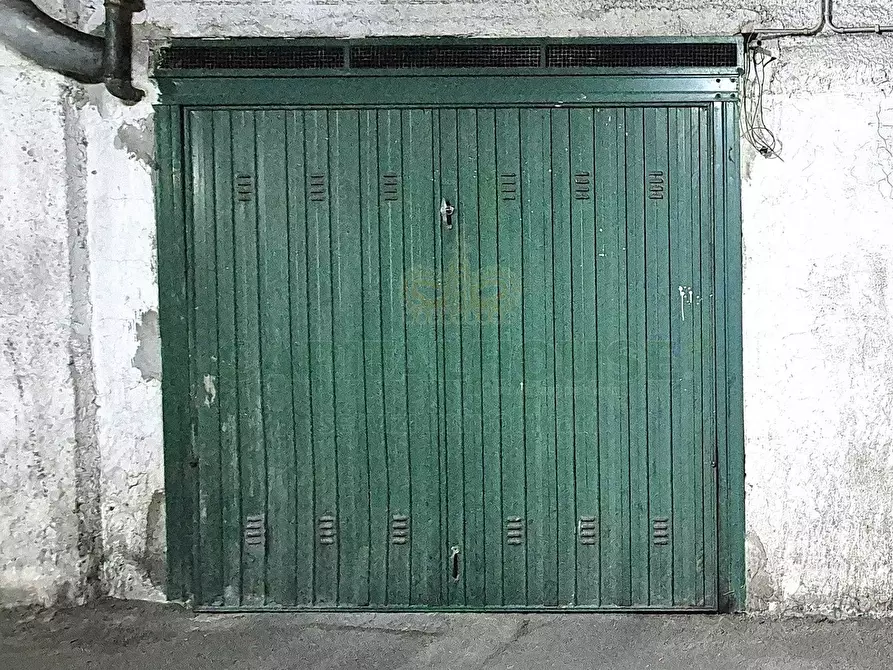 Immagine 1 di Box auto in vendita  a Casagiove