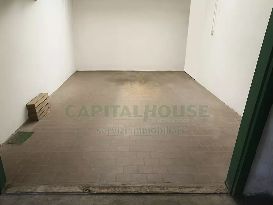 Immagine 11 di Box auto in vendita  a Casagiove