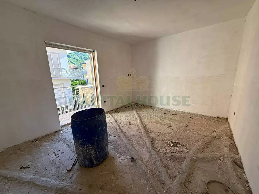 Immagine 18 di Villetta a schiera in vendita  a Siano