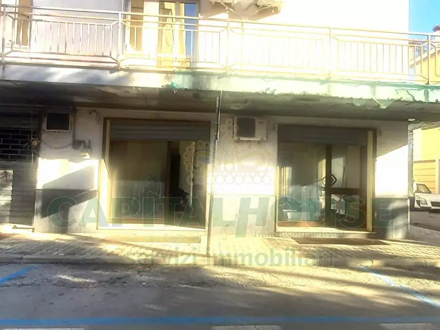 Immagine 10 di Locale commerciale in affitto  in via giuseppe bonaparte a Santa Maria Capua Vetere