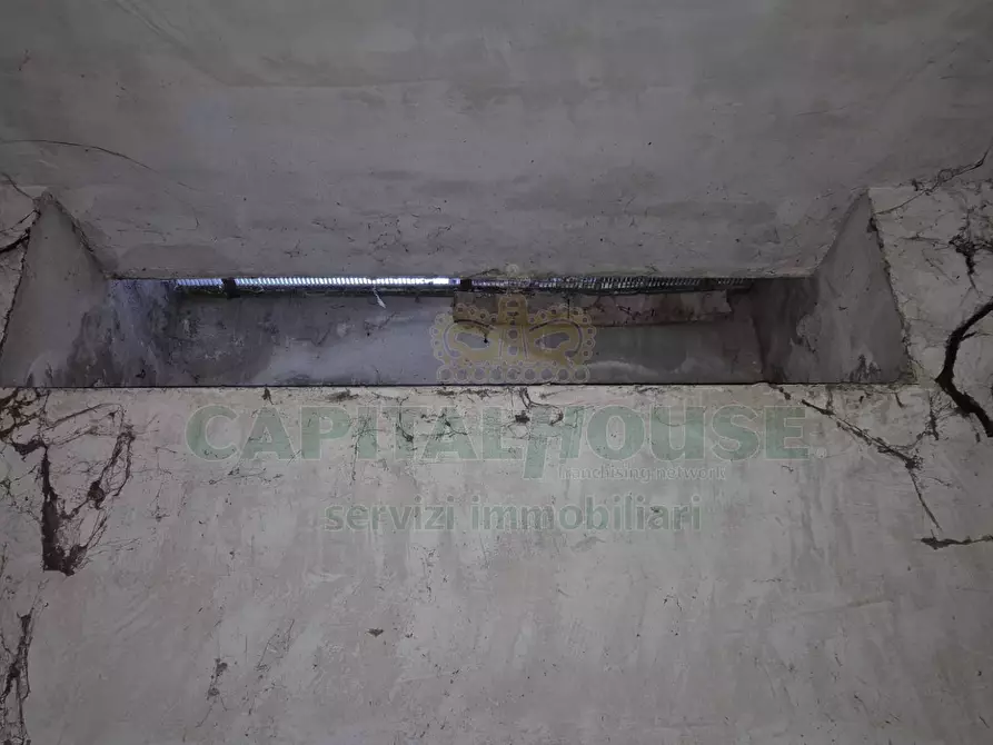 Immagine 9 di Box auto in vendita  a Camigliano