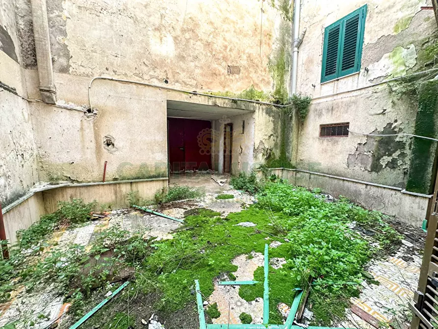 Immagine 1 di Casa indipendente in vendita  in ZONA VIA ROMA a Capua