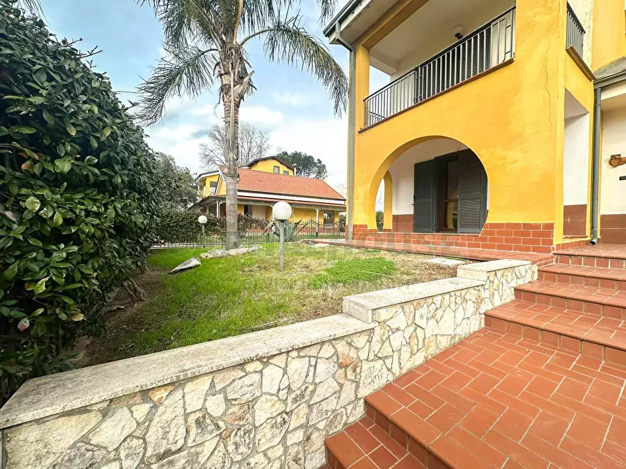 Immagine 4 di Villa in vendita  in ZONA VIA MARTIRI DI NASSIRYA a Capua