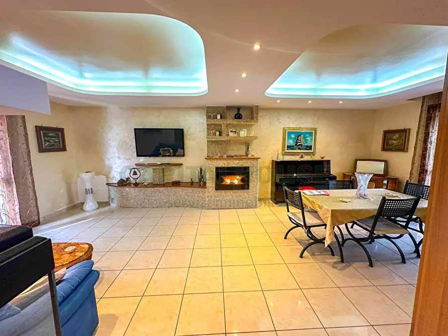 Immagine 7 di Villa in vendita  in ZONA VIA MARTIRI DI NASSIRYA a Capua