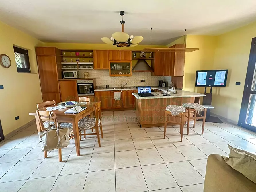 Immagine 12 di Villa in vendita  in ZONA VIA MARTIRI DI NASSIRYA a Capua