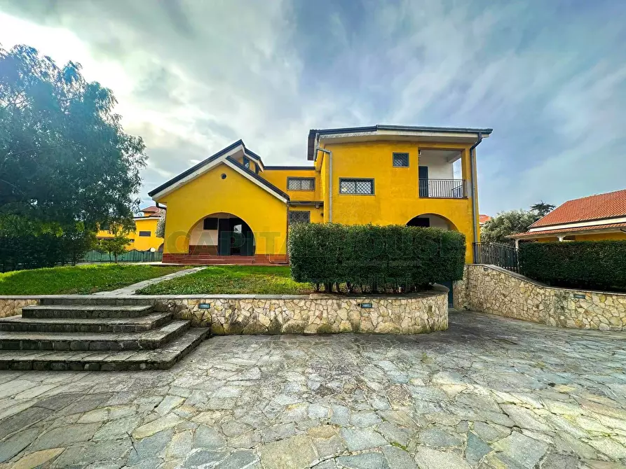 Immagine 16 di Villa in vendita  in ZONA VIA MARTIRI DI NASSIRYA a Capua