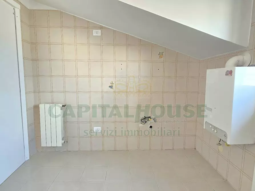 Immagine 10 di Attico in vendita  in Via Leonardo Da Vinci a Capodrise