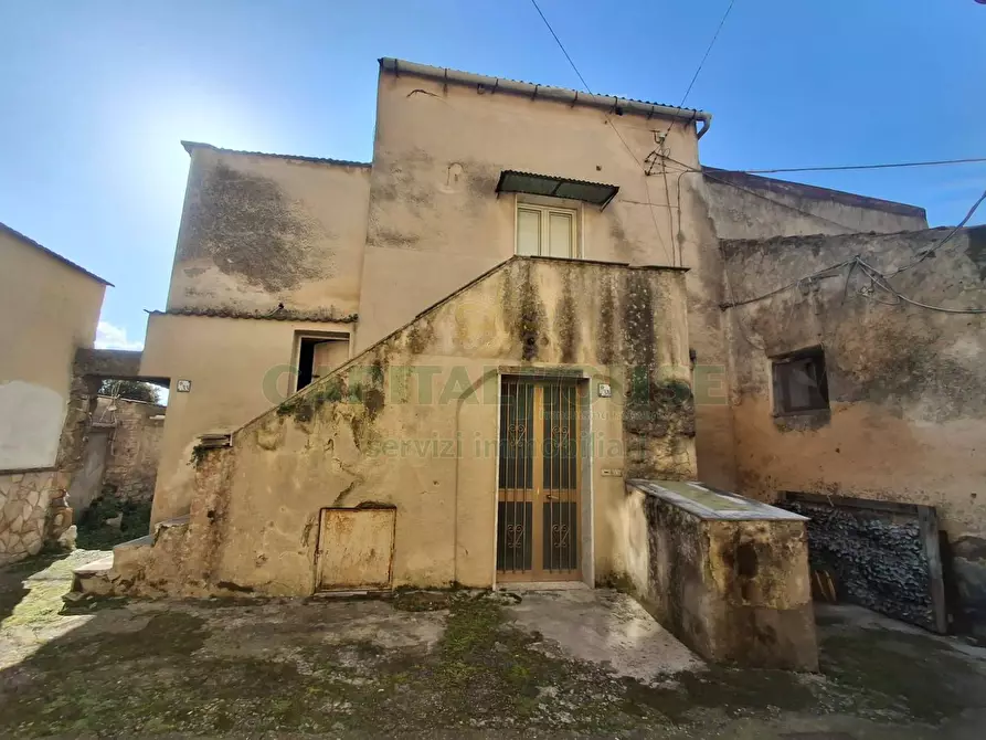 Immagine 2 di Casa semindipendente in vendita  in Via Casa Del Duca a Mercato San Severino