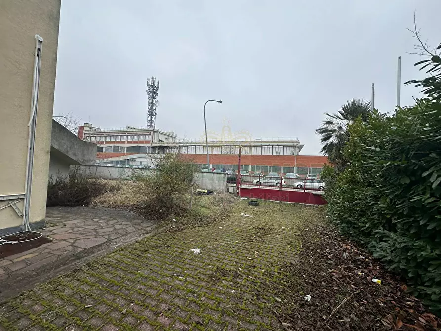 Immagine 9 di Capannone industriale in vendita  in Via Luciano Manara a Bologna