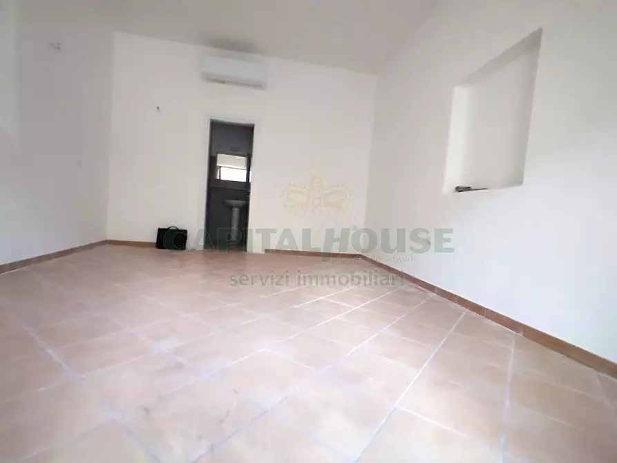 Immagine 8 di Locale commerciale in affitto  in ZONA FARMACIA a Capua