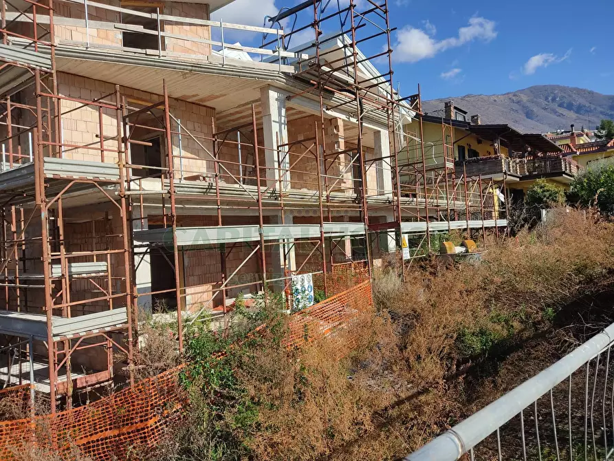 Immagine 2 di Villa in vendita  in sirignano a Sirignano