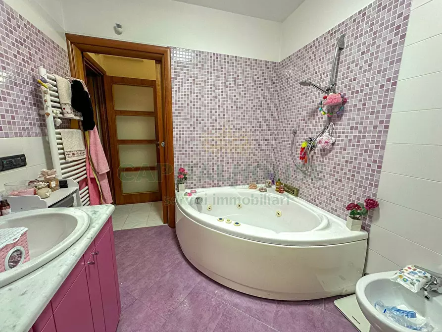 Immagine 11 di Appartamento in vendita  in zona supermercato conad a San Tammaro