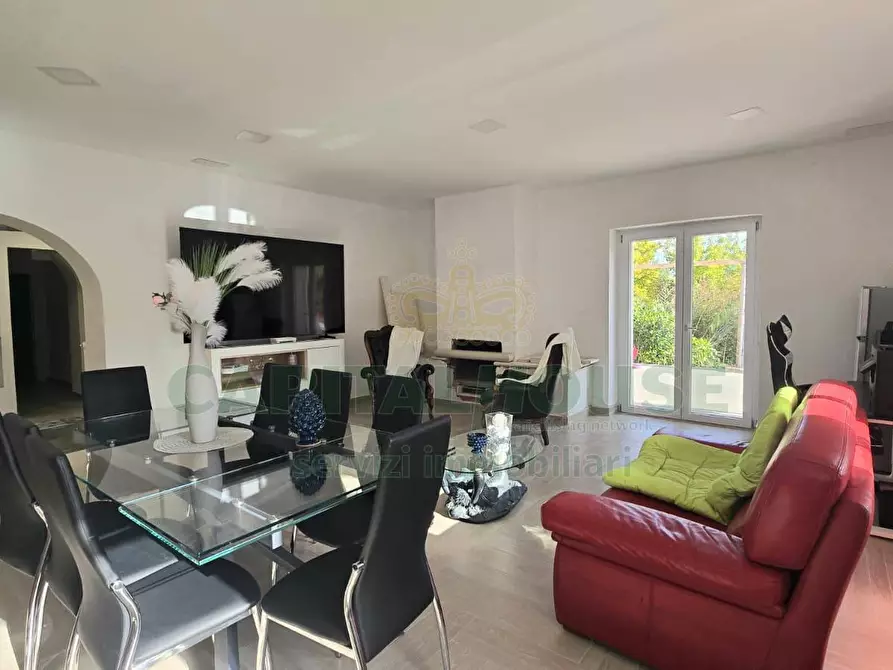 Immagine 5 di Villa in vendita  a Cervaro