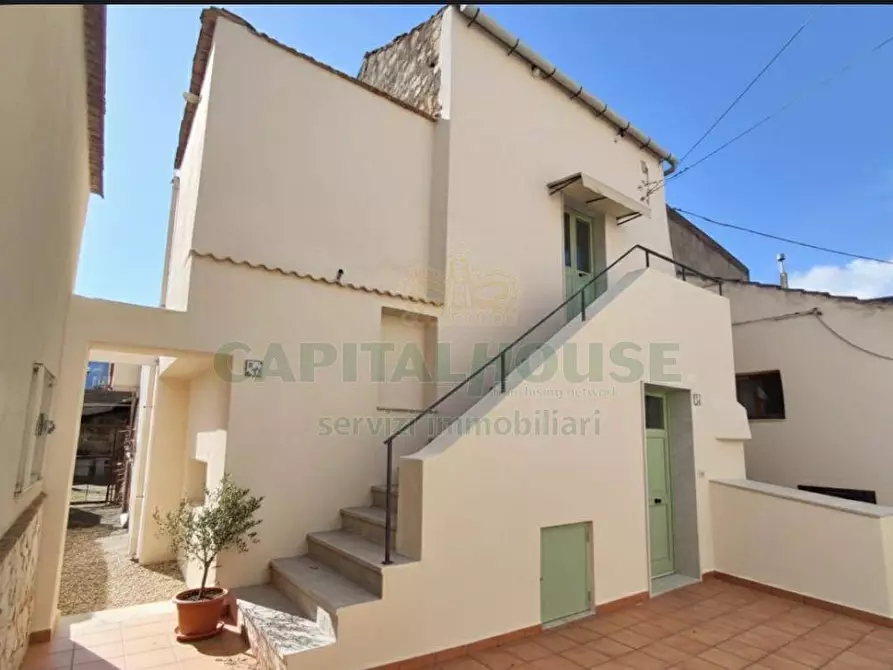 Immagine 1 di Casa semindipendente in vendita  in Via Casa Del Duca a Mercato San Severino