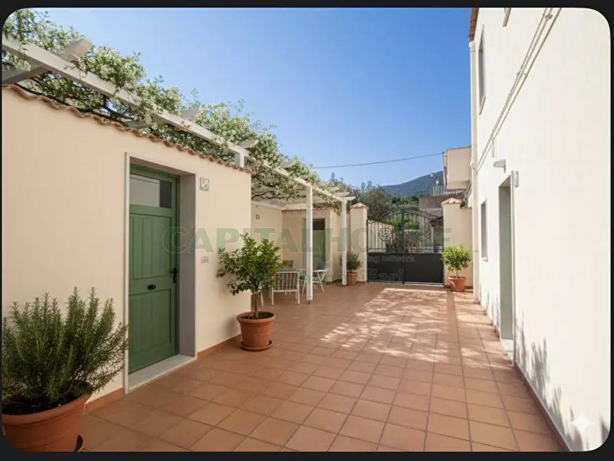 Immagine 2 di Casa semindipendente in vendita  in Via Casa Del Duca a Mercato San Severino