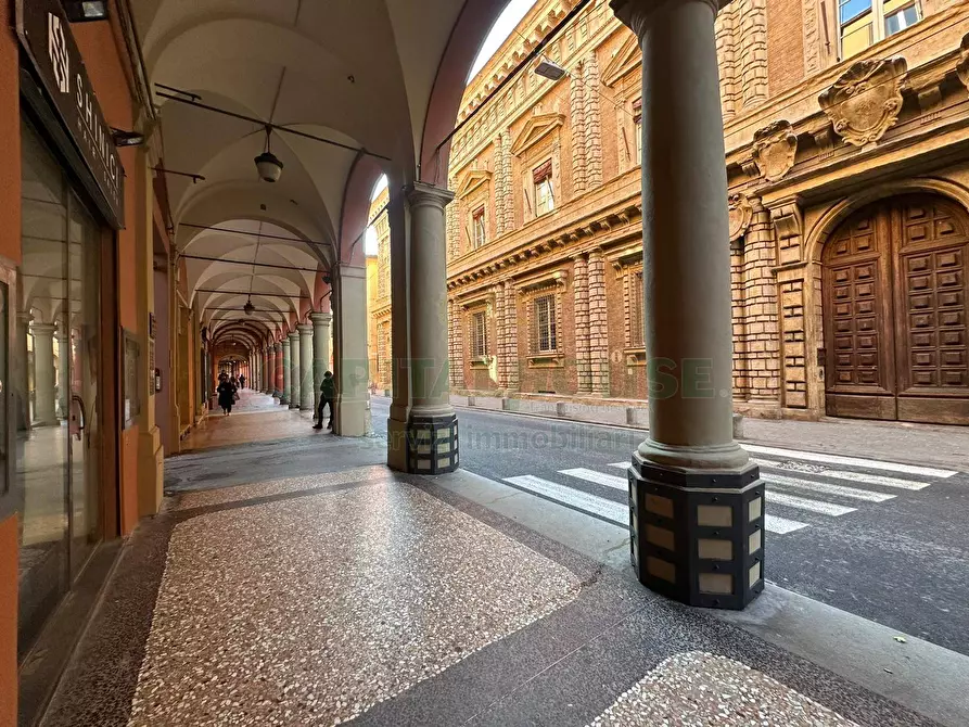 Immagine 14 di Locale commerciale in affitto  in Via San Vitale a Bologna