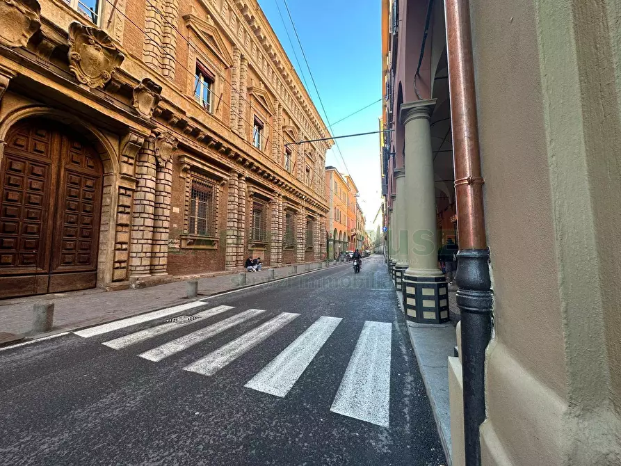 Immagine 15 di Locale commerciale in affitto  in Via San Vitale a Bologna