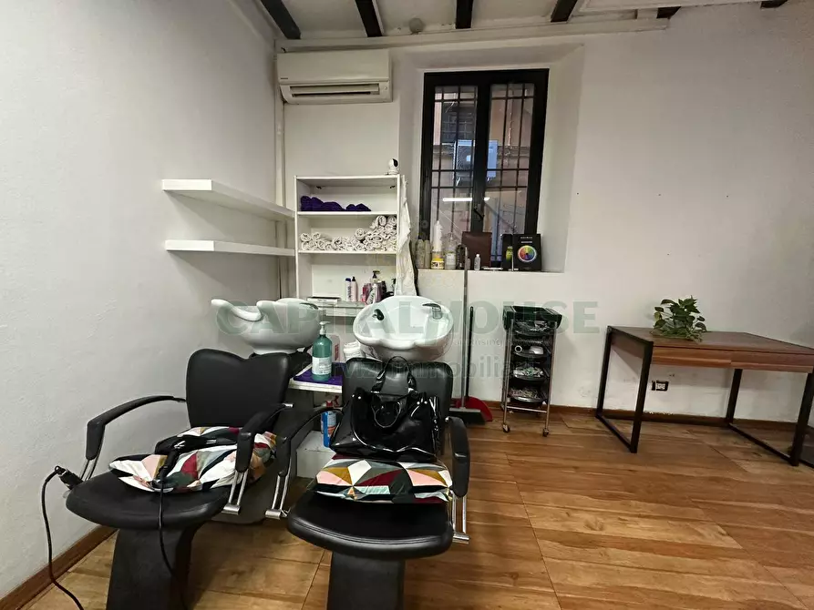 Immagine 5 di Locale commerciale in affitto  in Via San Vitale a Bologna