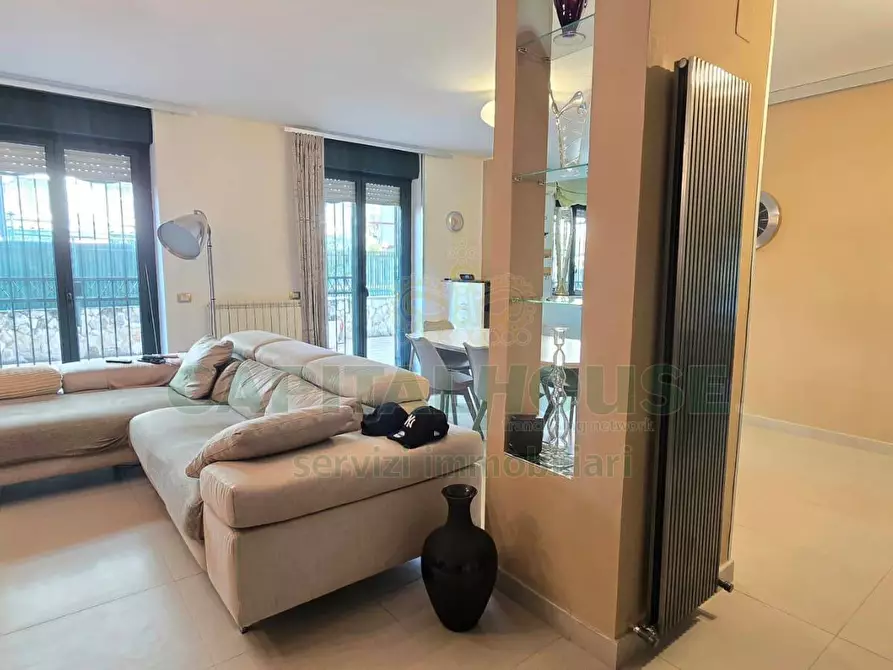 Immagine 9 di Appartamento in vendita  in Via Einaudi a Capodrise