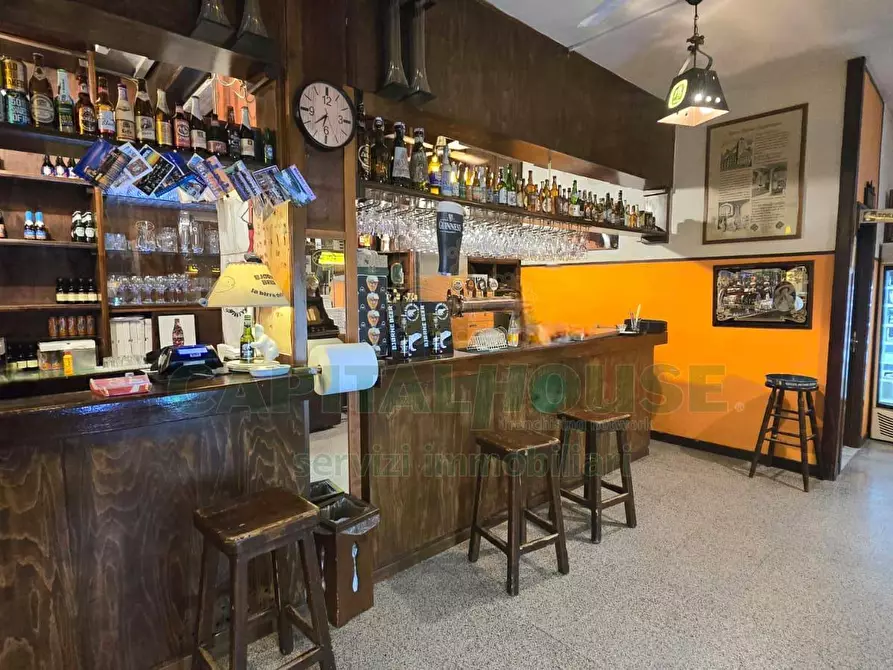 Immagine 6 di Attività commerciale in vendita  in Via Santa Croce a Capodrise