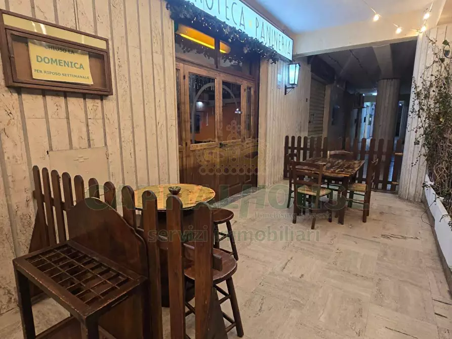 Immagine 29 di Attività commerciale in vendita  in Via Santa Croce a Capodrise