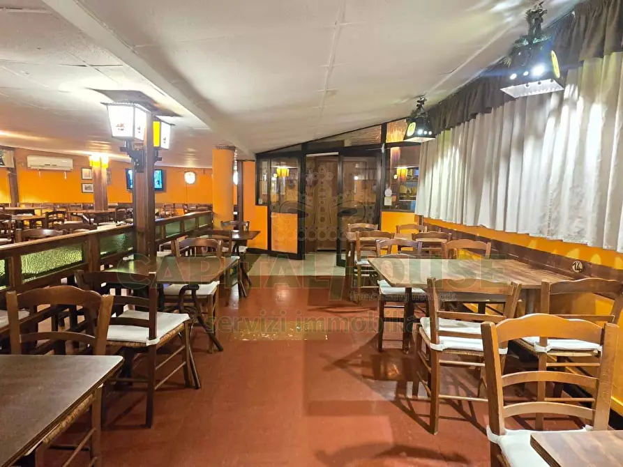 Immagine 9 di Attività commerciale in vendita  in Via Santa Croce a Capodrise