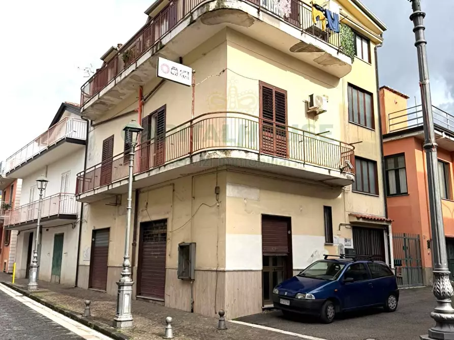 Immagine 9 di Palazzo in vendita  in avella a Avella